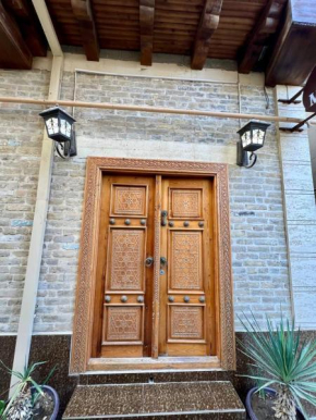 Best cheap guest house Muxta-Sham Karavansaray